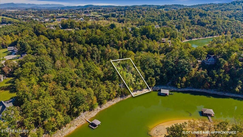 0 Bluff Tc, Jacksboro, TN 37757