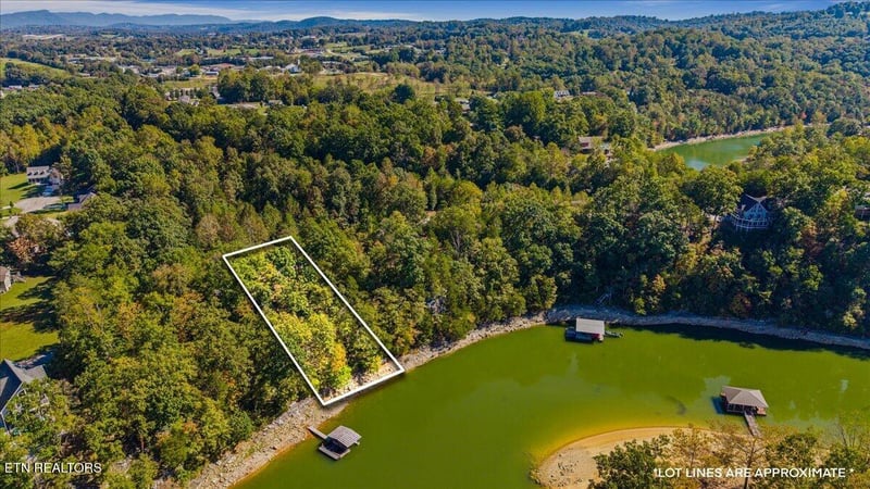 0 Bluff Tc, Jacksboro, TN 37757