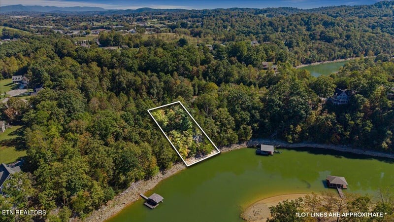 0 Bluff Tc, Jacksboro, TN 37757