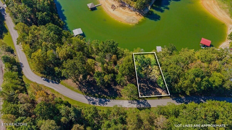 0 Bluff Tc, Jacksboro, TN 37757