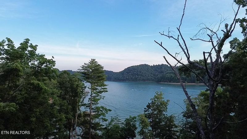 0 Cove Pointe Rd, Lafollette, TN 37766