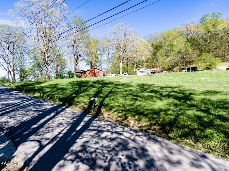 0 Lee Rd, Clinton, TN 37716