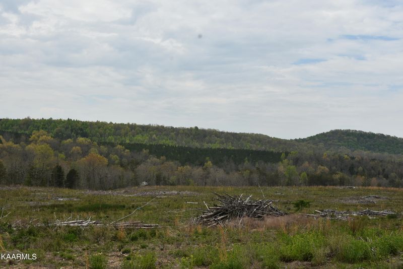 0 Lowe Rd, Crossville, TN 38555