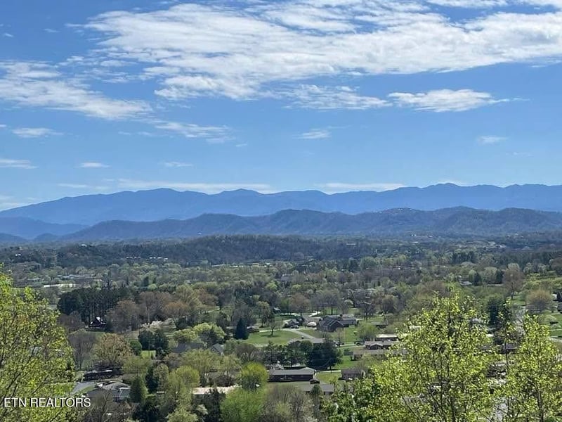 0 Maggie Mack Ln, Sevierville, TN 37862