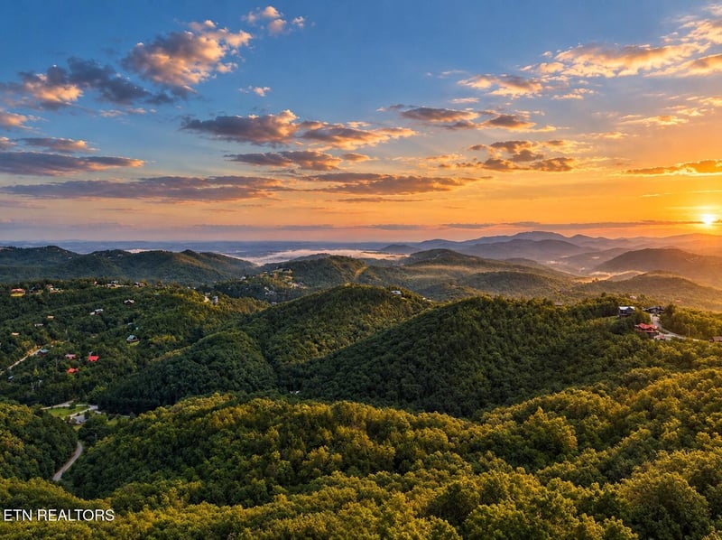 0 Misty Shadows Dr, Sevierville, TN 37862