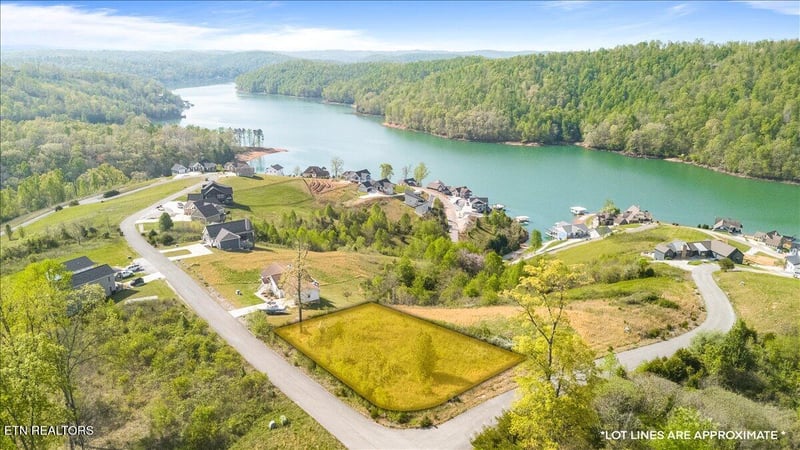 0 Pinnacle Ln, Lafollette, TN 37766