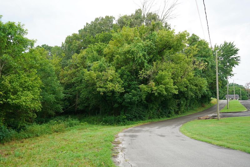 00 High St, Athens, TN 37303