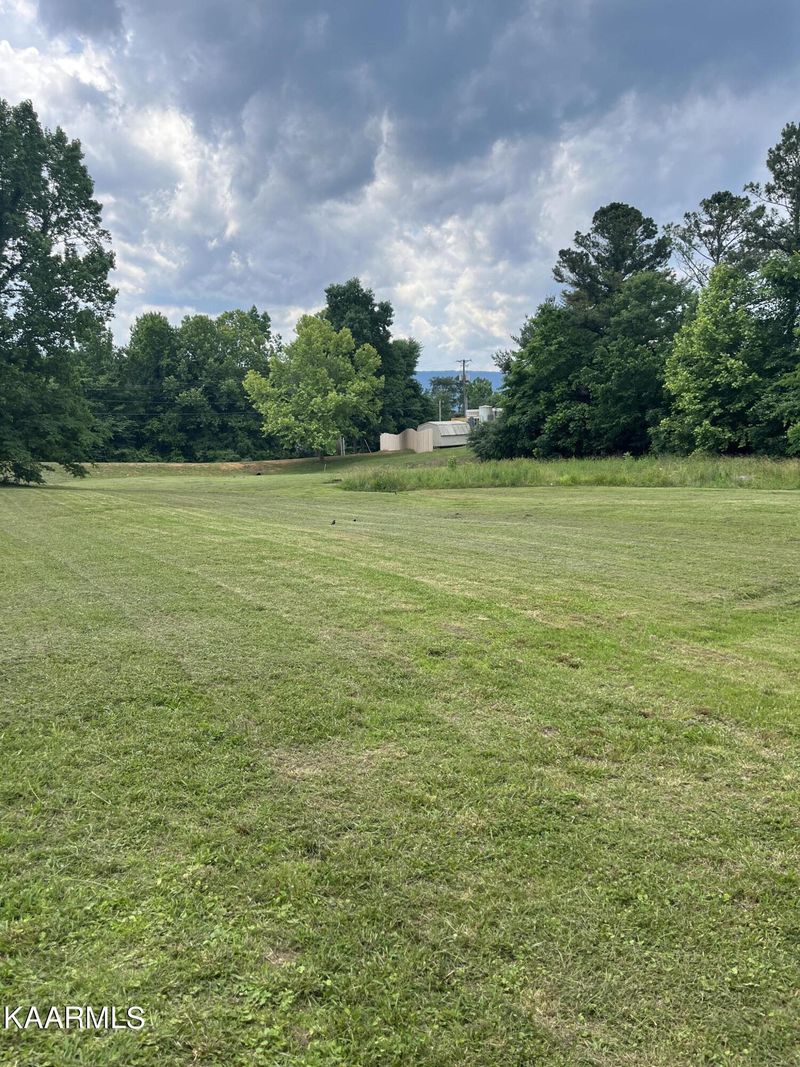000 Cardin St, Etowah, TN 37331
