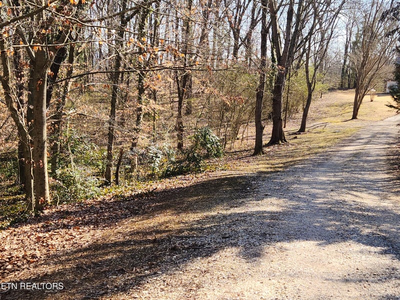 000 Crestway Dr, Athens, TN 37303