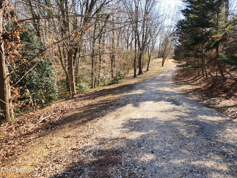 000 Crestway Dr, Athens, TN 37303