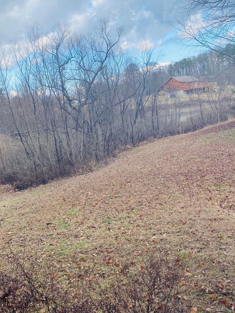 000 Dunn Rd, Tellico Plains, TN 37385