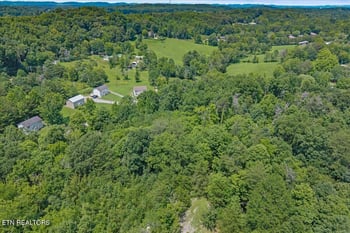 000 Thacker Ln, Etowah, TN 37331