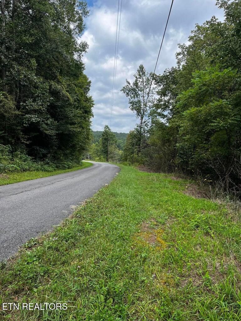 000 Three Point Rd, Madisonville, TN 37354