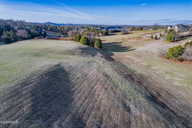 000 Thunder Ridge Dr, Vonore, TN 37885