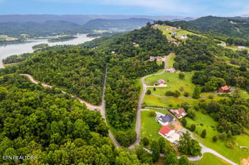 1-2 Rhondas Way, Bean Station, TN 37708