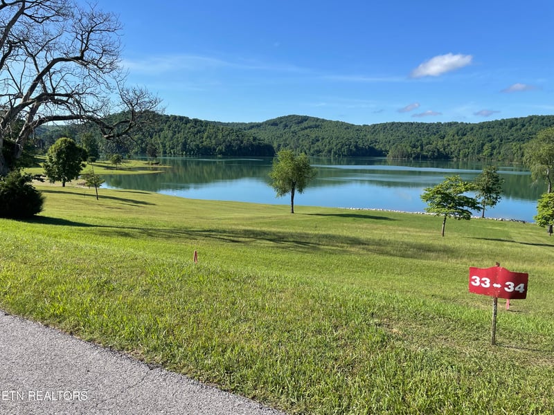 1 Crown Point, Lafollette, TN 37766
