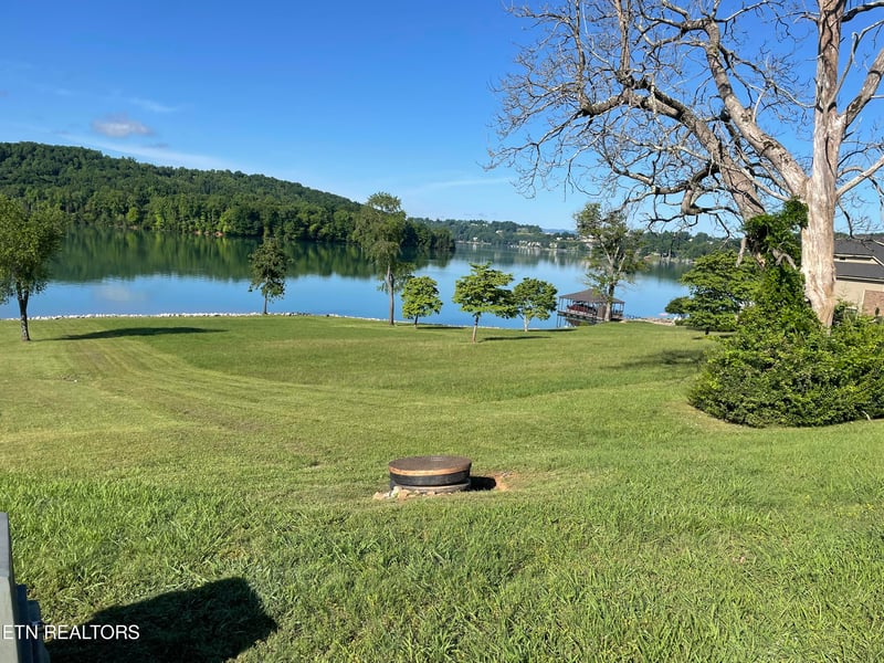 1 Crown Point, Lafollette, TN 37766