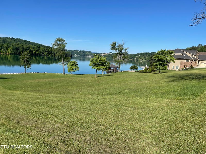 1 Crown Point, Lafollette, TN 37766