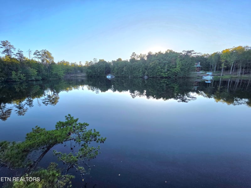 1 Cumberland Lakes Dr, Monterey, TN 38574