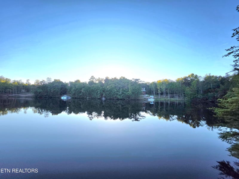 1 Cumberland Lakes Dr, Monterey, TN 38574