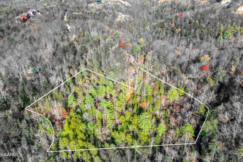 10 - 14 High Top Loop, Sevierville, TN 37862