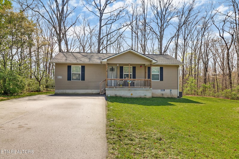 10 Anthony St, Crossville, TN 38555