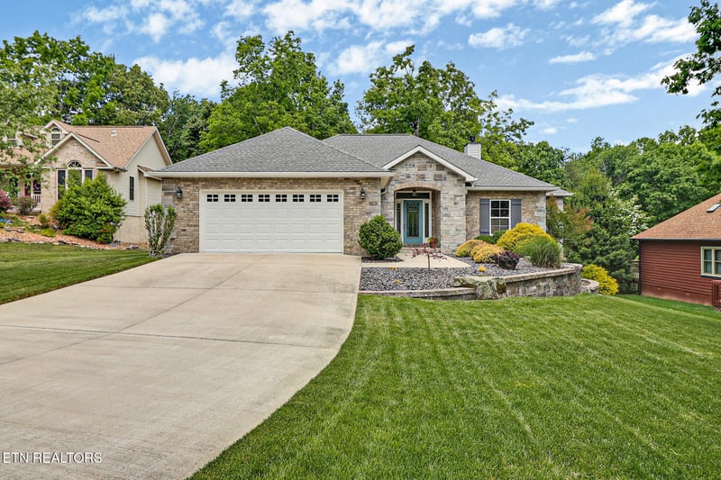 10 Brooks Ln, Crossville, TN 38558