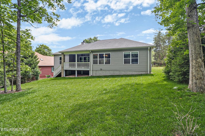 10 Brooks Ln, Crossville, TN 38558