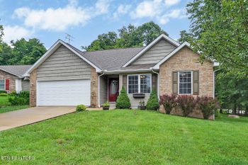 10 Dickens Ln, Fairfield Glade, TN 38558