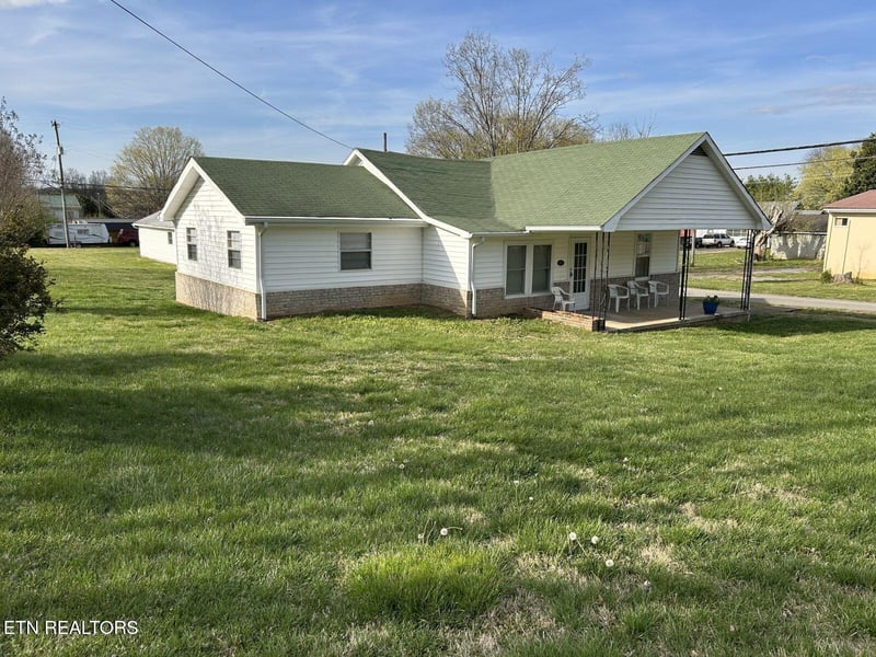 10 E Farrell St, Niota, TN 37826