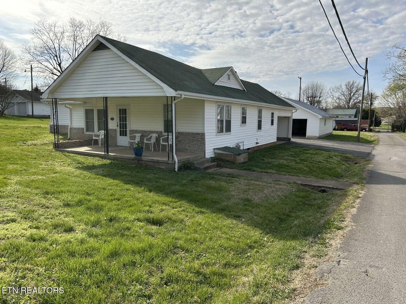 10 E Farrell St, Niota, TN 37826