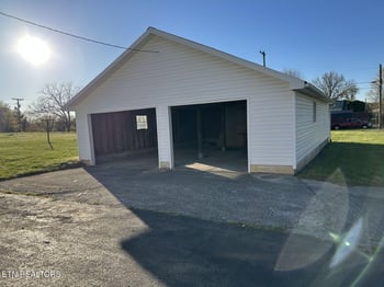 10 E Farrell St, Niota, TN 37826