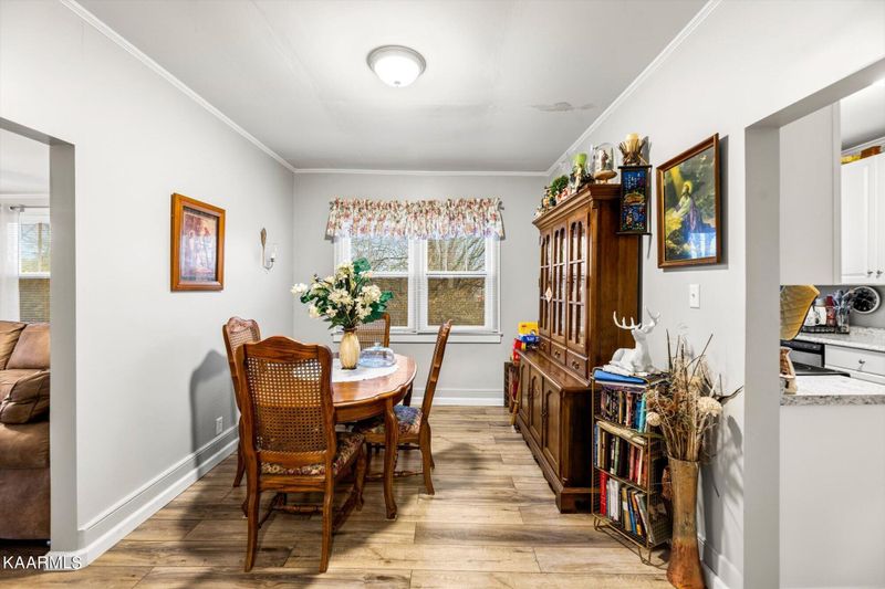 10 Fairview Ave, Athens, TN 37303