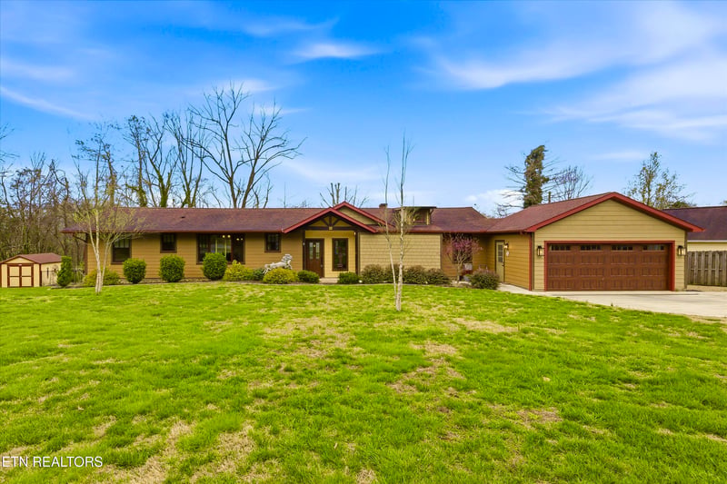 10 Hilltop Pl, Norris, TN 37828
