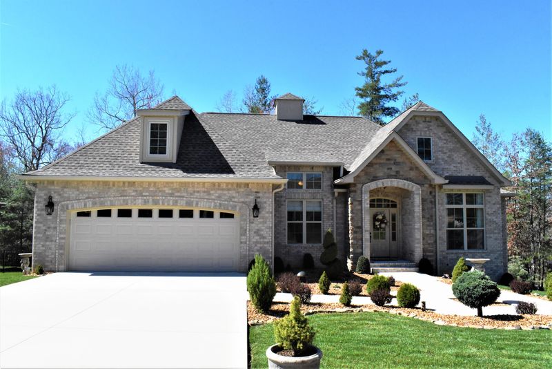 10 Inwood Dr, Fairfield Glade, TN 38558