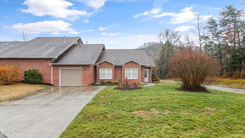 10 Rivers Ct, Oak Ridge, TN 37830
