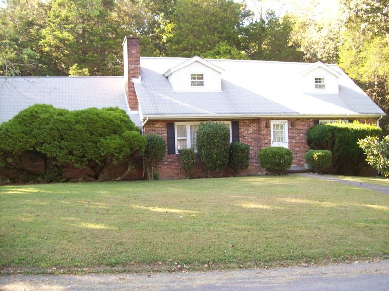 100 Albright Rd, Oak Ridge, TN 37830