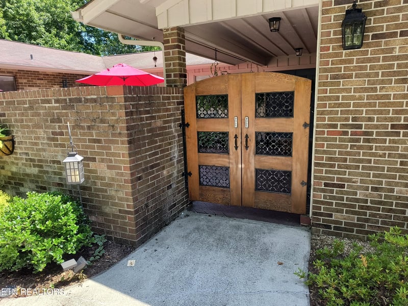 100 Antioch Dr, Oak Ridge, TN 37830