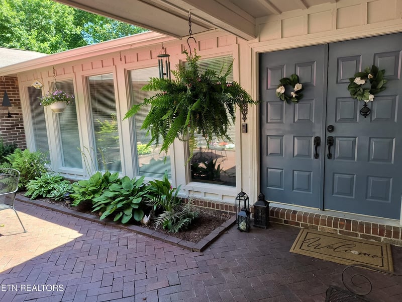 100 Antioch Dr, Oak Ridge, TN 37830