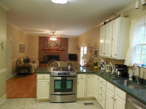 100 Beechwood Ln, Oak Ridge, TN 37830