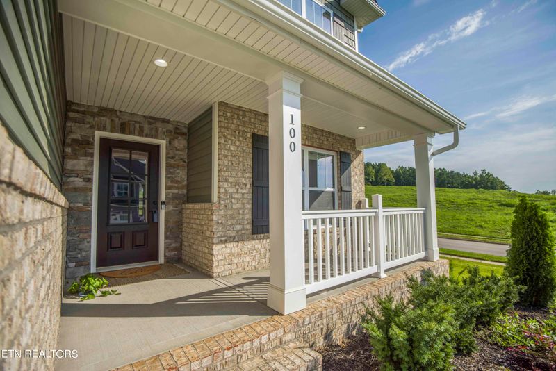 100 Brookberry Rd, Oak Ridge, TN 37830