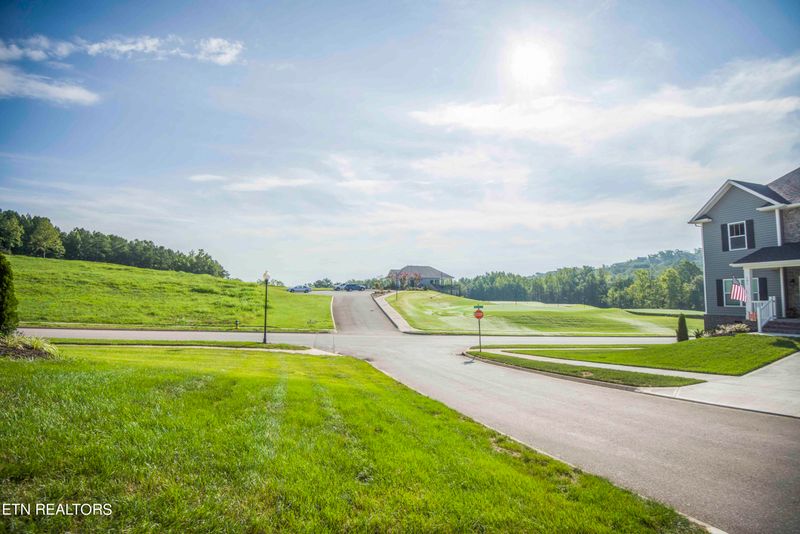 100 Brookberry Rd, Oak Ridge, TN 37830