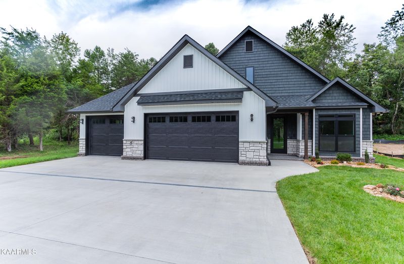100 Chahyga Way, Loudon, TN 37774