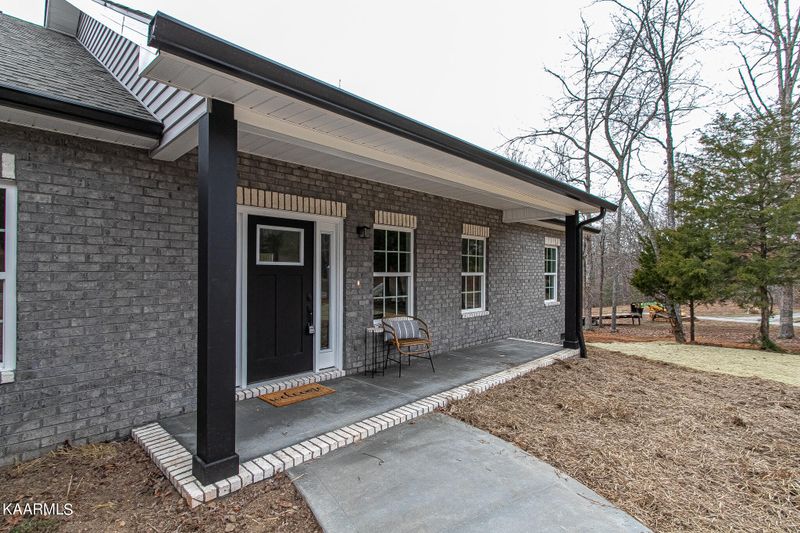 100 Coyote Cir, Vonore, TN 37885