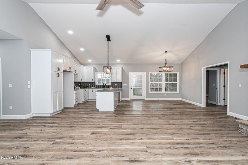 100 Coyote Cir, Vonore, TN 37885