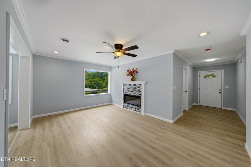 100 Delaware Ave, Oak Ridge, TN 37830