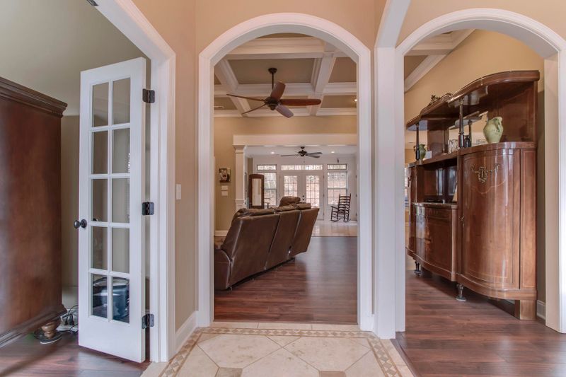 100 Dudala Way, Loudon, TN 37774