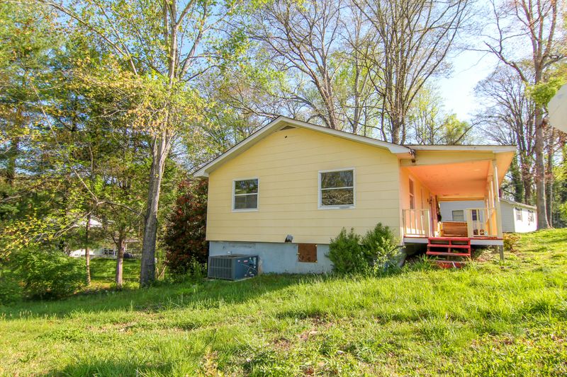 100 E Damascus Rd, Oak Ridge, TN 37830