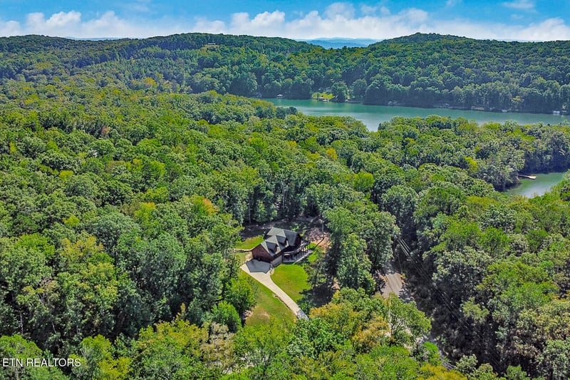 100 Eagle Ridge Rd, Rockwood, TN 37854