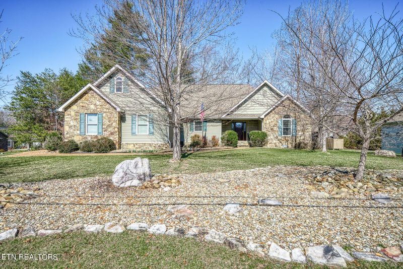 100 Edgemere Dr, Fairfield Glade, TN 38558